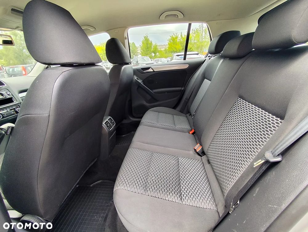 Volkswagen Golf - 8