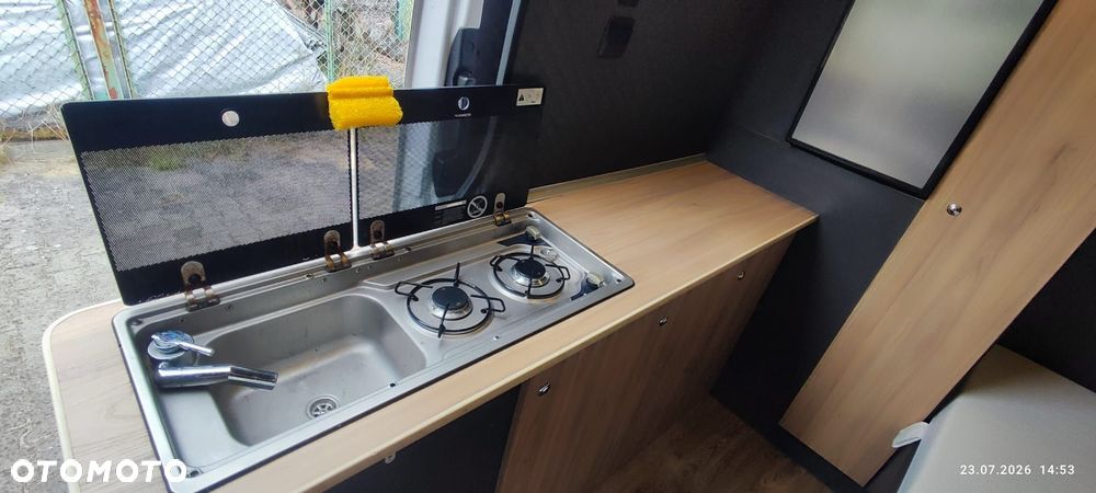 Mercedes-Benz Sprinter - 13