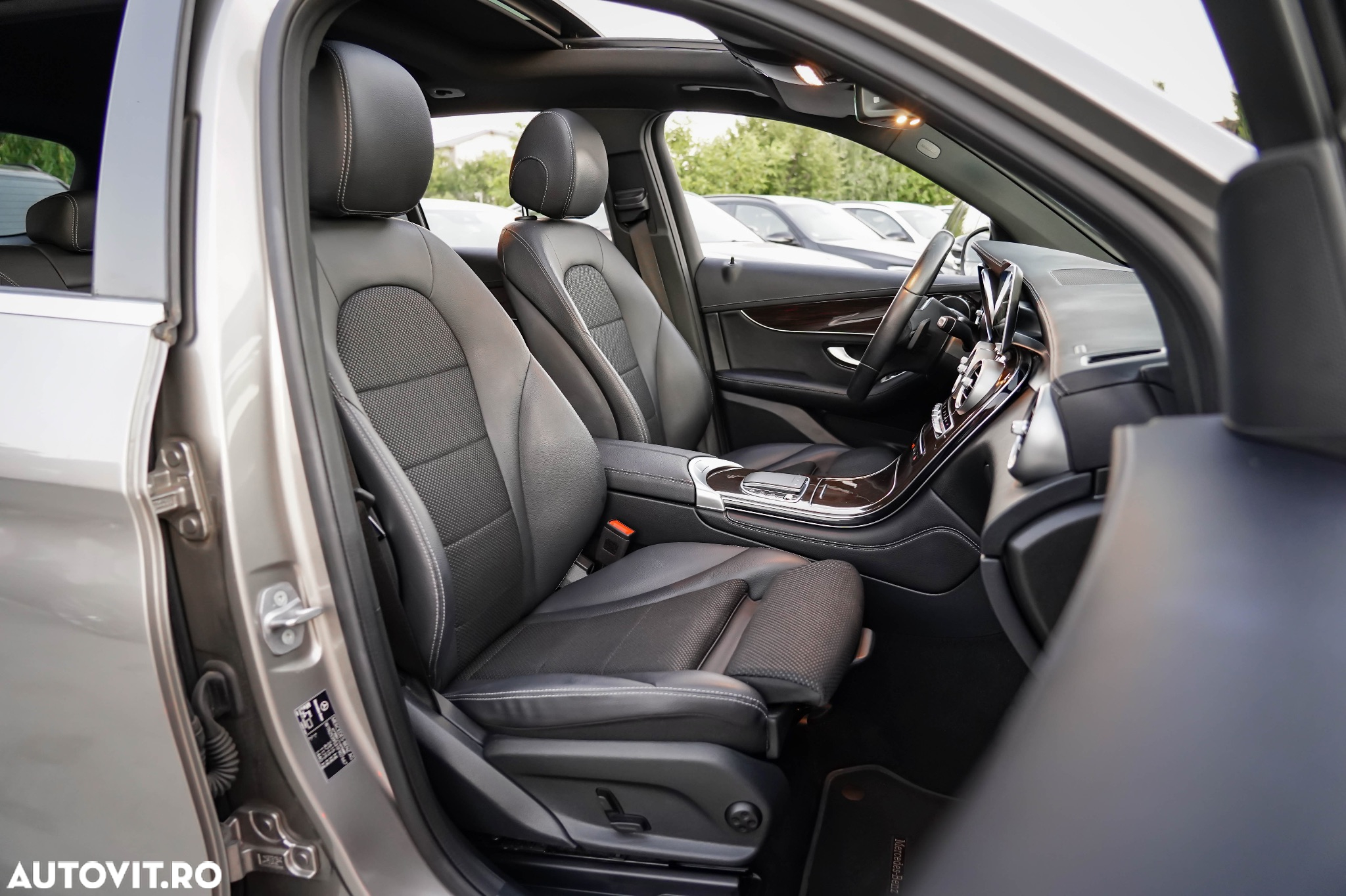 Mercedes-Benz GLC 300 e 4Matic 9G-TRONIC Exclusive - 17