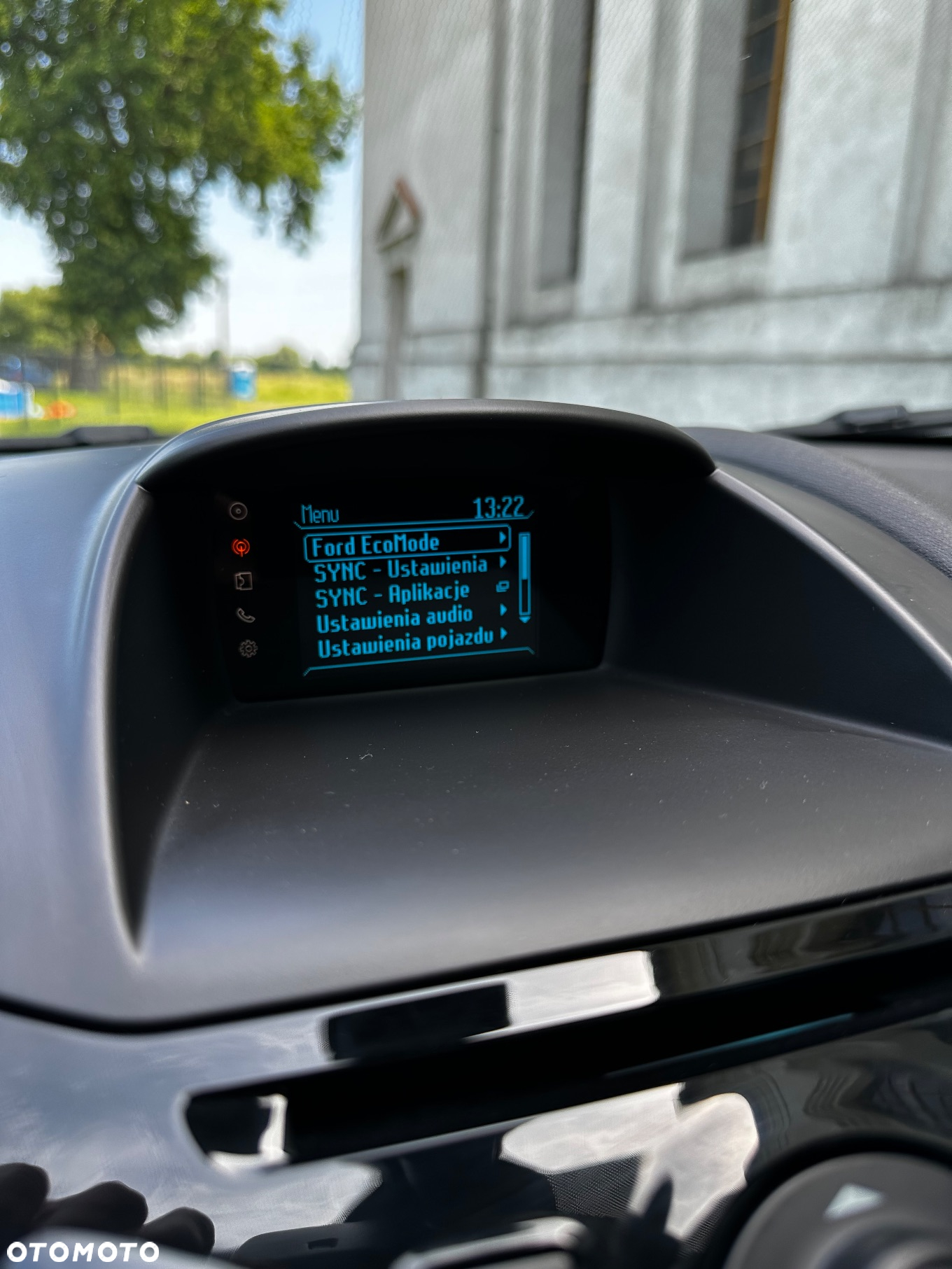 Ford Fiesta 1.0 EcoBoost S&S TITANIUM - 27