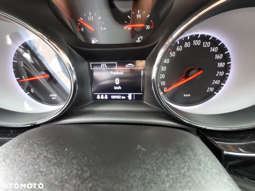Opel Astra 1.4 T Dynamic S&S - 18