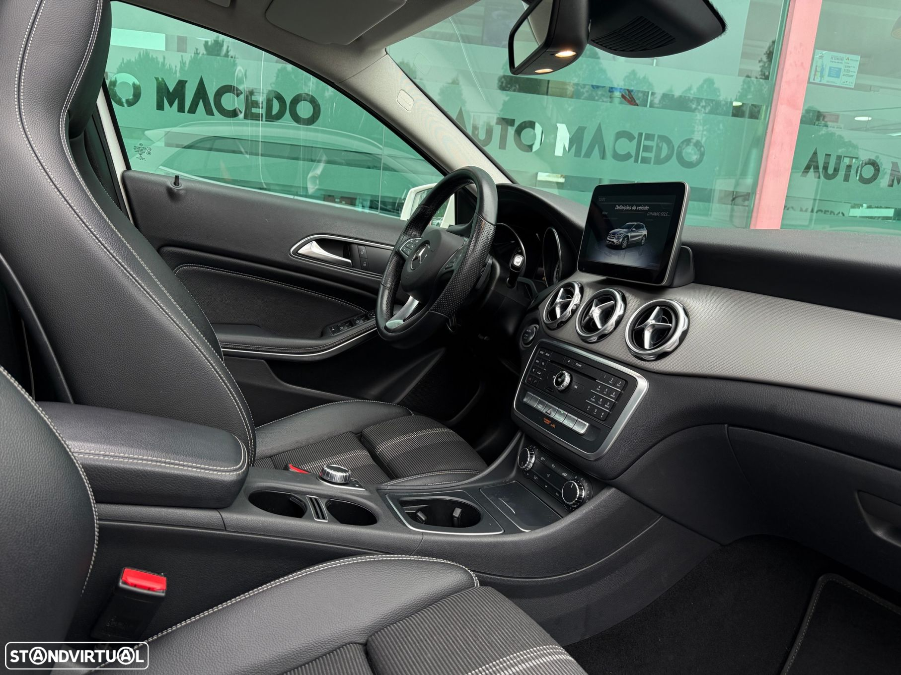 Mercedes-Benz GLA 180 Urban Aut. - 5