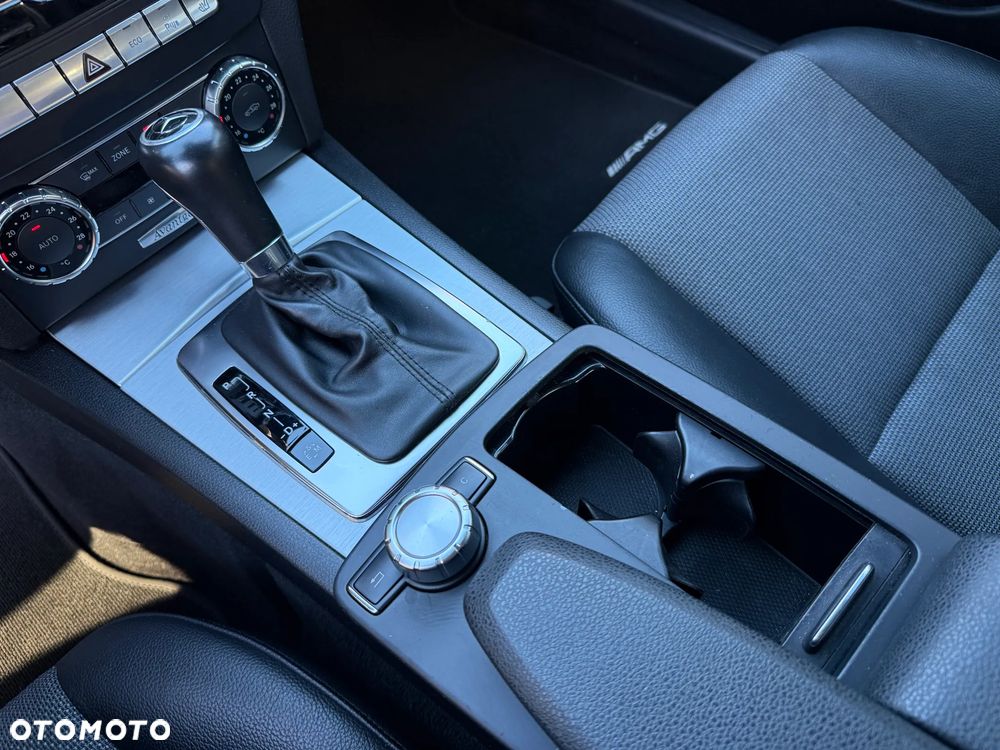 Mercedes-Benz Klasa C 200 (BlueEFFICIENCY) 7G-TRONIC Avantgarde - 23
