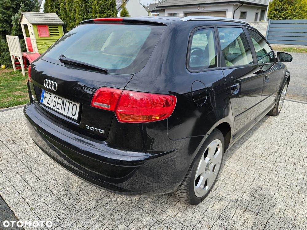 Audi A3 Sportback 2.0 TDI DPF (DSG) S tronic Ambition - 4