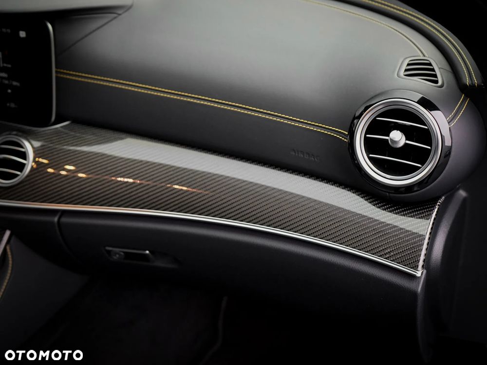 Mercedes-Benz Klasa E AMG 63 S 4Matic+ AMG Speedshift MCT-9G Final Edition - 31