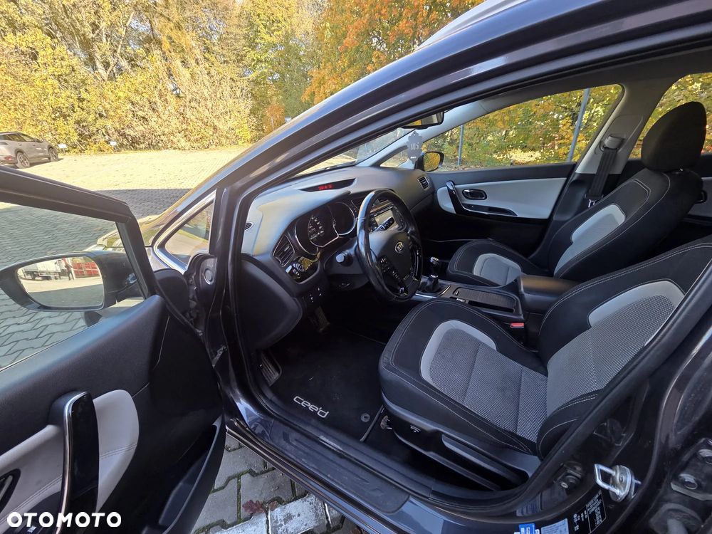 Kia Ceed 1.6 CRDi Business Line - 11