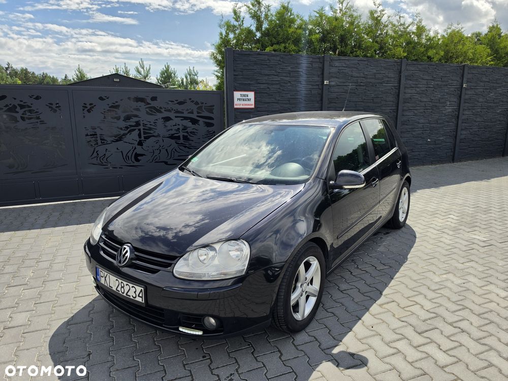 Volkswagen Golf - 1