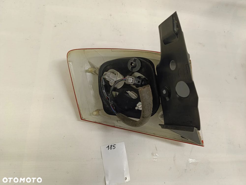 KUGA MK1 LAMPA PRAWA TYLNA TYŁ W BŁOTNIK - 5