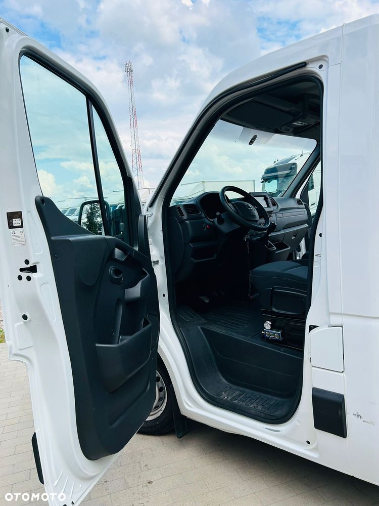 Nissan NV400 - 13