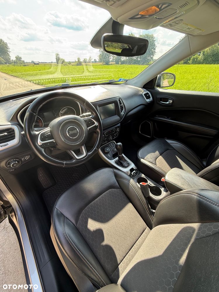 Jeep Compass - 10