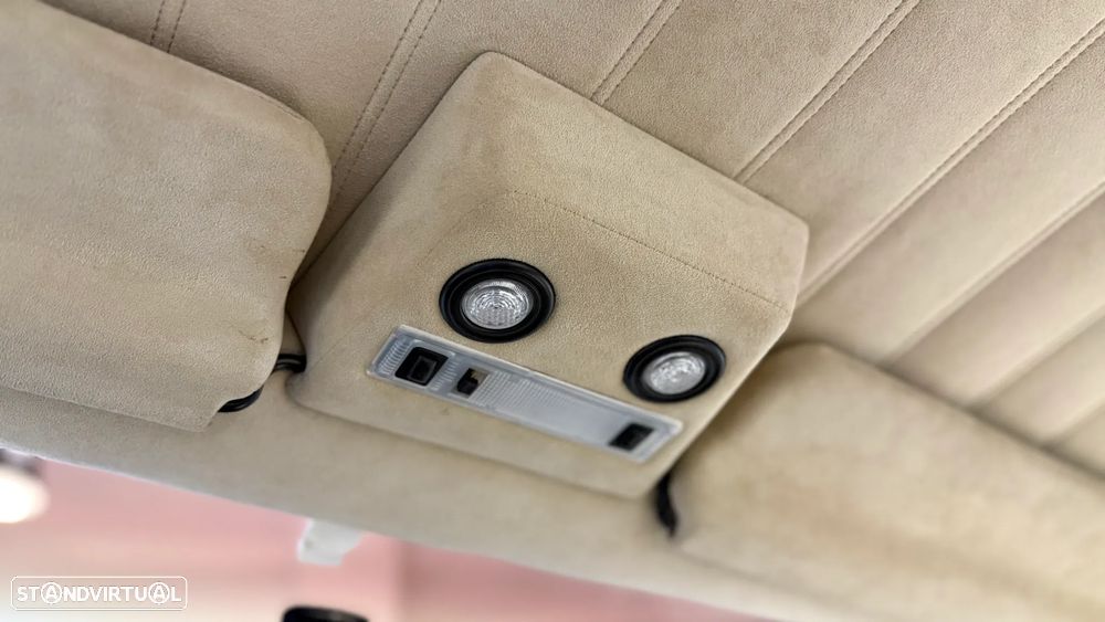 Aston Martin Vantage Coupe - 32