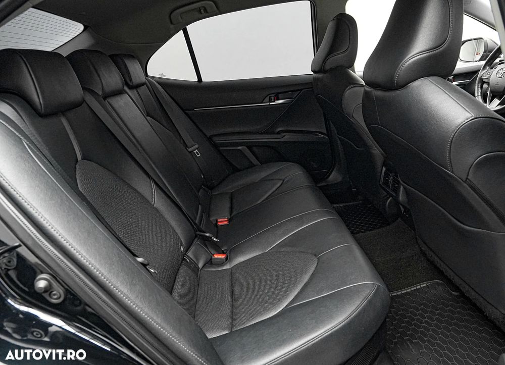 Toyota Camry 2.5 Exclusive - 17