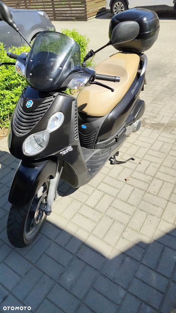 Piaggio Carnaby - 2