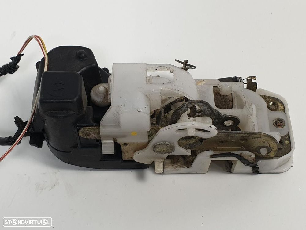 FECHADURA PORTA TRASEIRA DIREITA HONDA CR-V I 2000 - 4