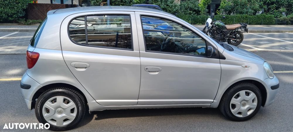 Toyota Yaris 1.0 Base - 12