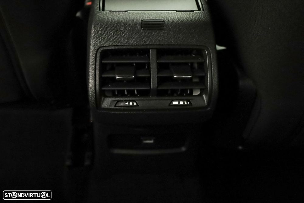 Citroën C4 1.2 PureTech Max EAT8 - 23