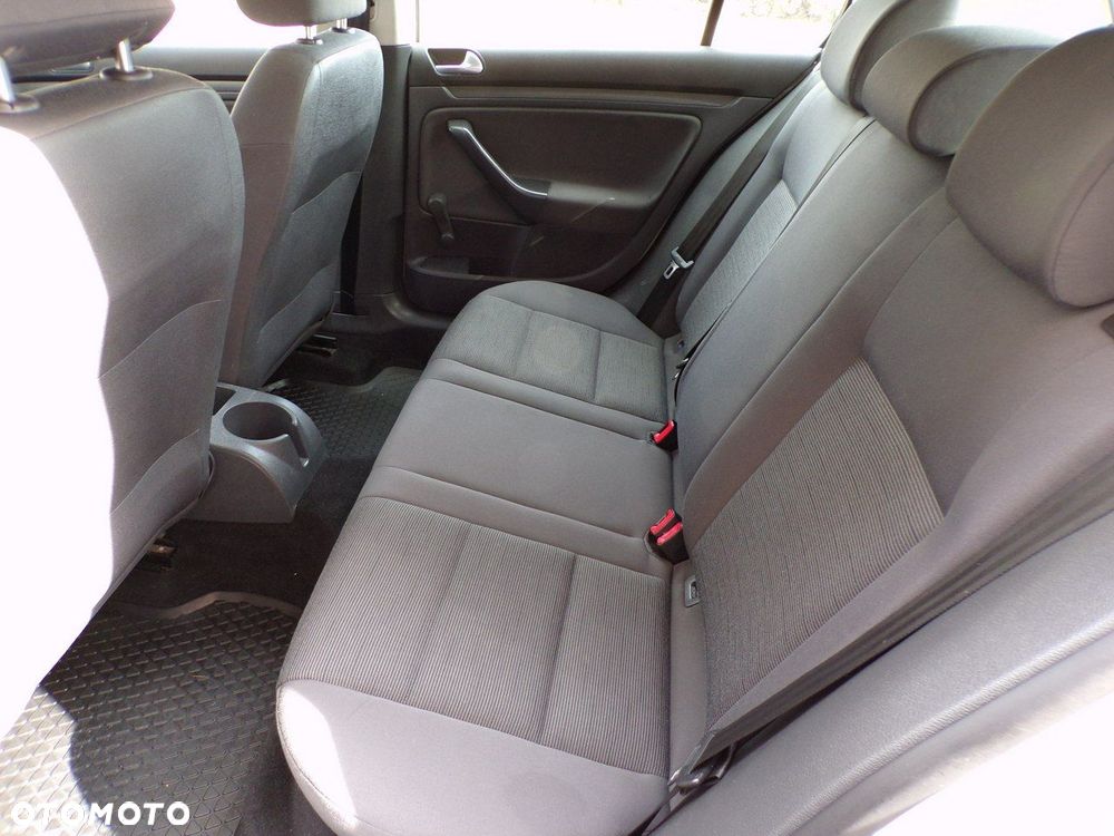 Volkswagen Golf - 21