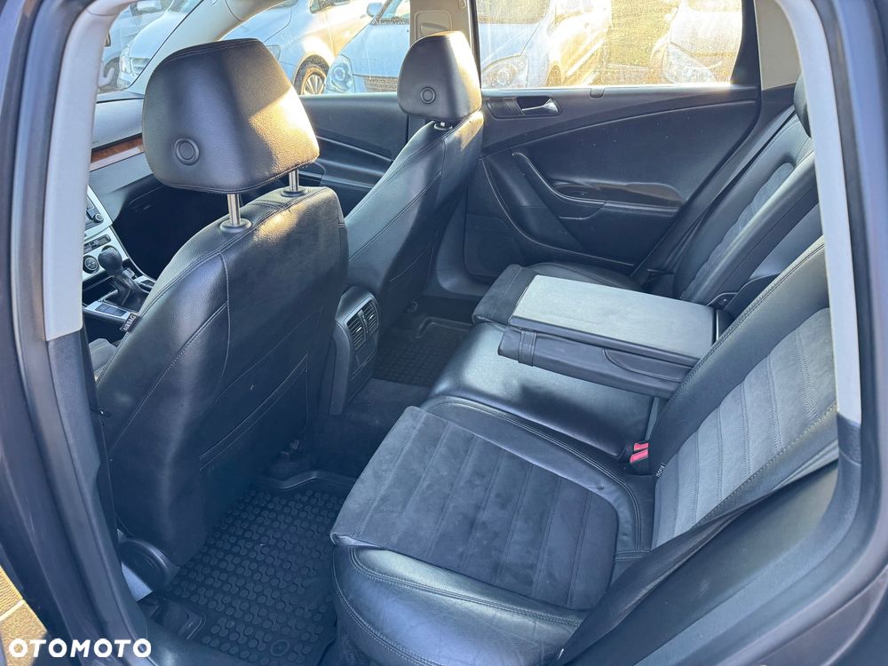 Volkswagen Passat 2.0 TDI Highline - 17