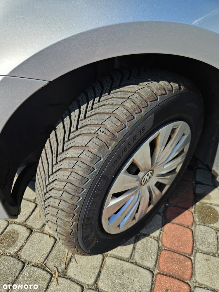 Volkswagen Golf 1.2 TSI BMT Comfortline - 26