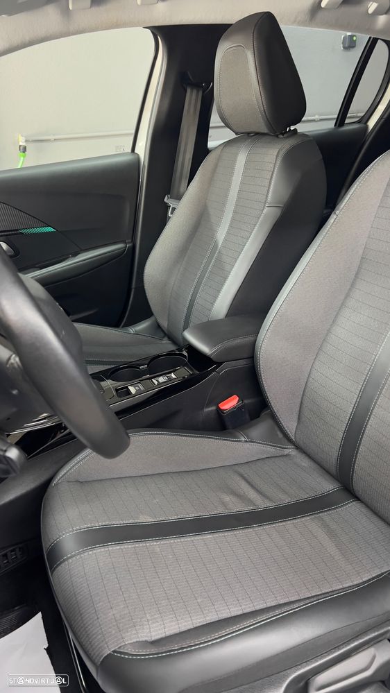 Peugeot e-208 Allure - 10