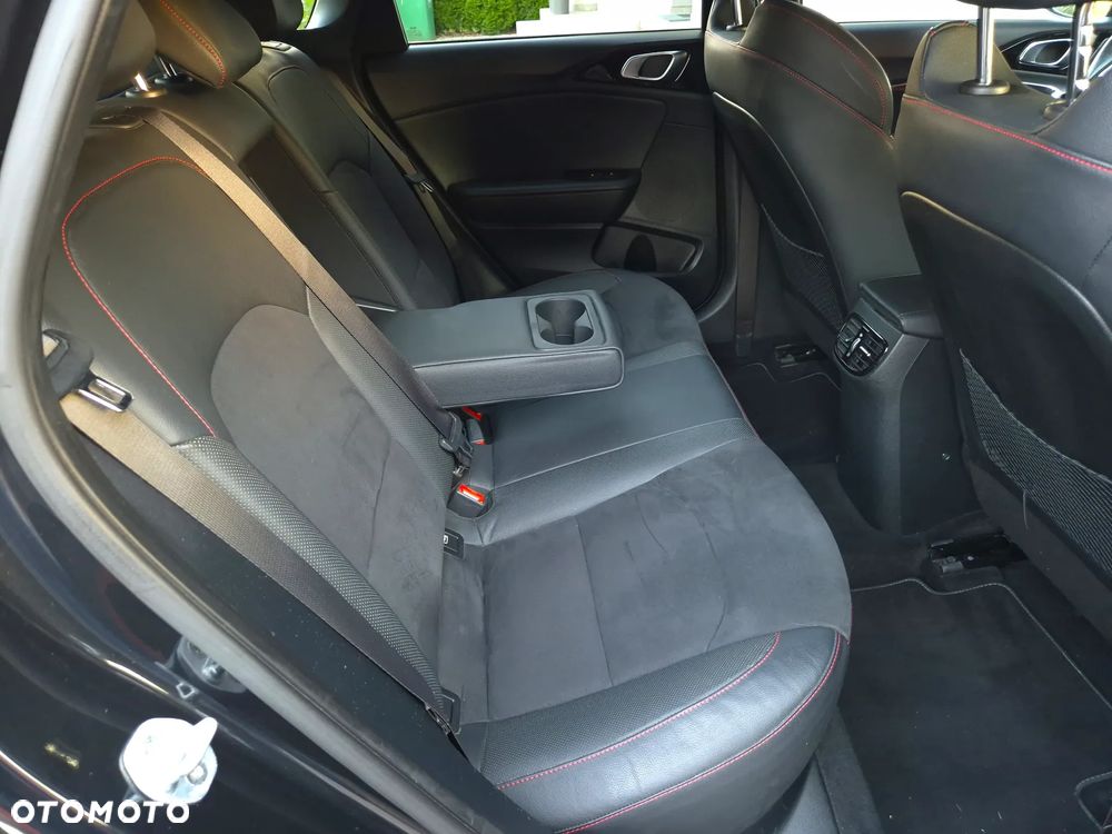 Kia Ceed 1.6 T-GDI GT - 29