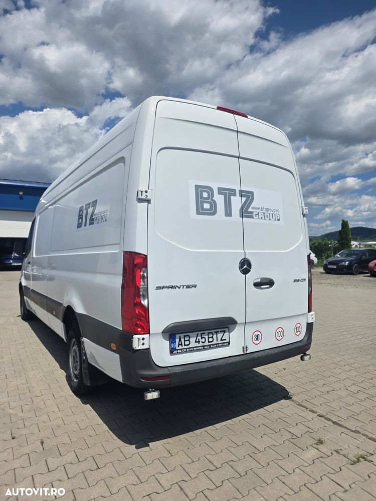 Mercedes-Benz Sprinter - 2