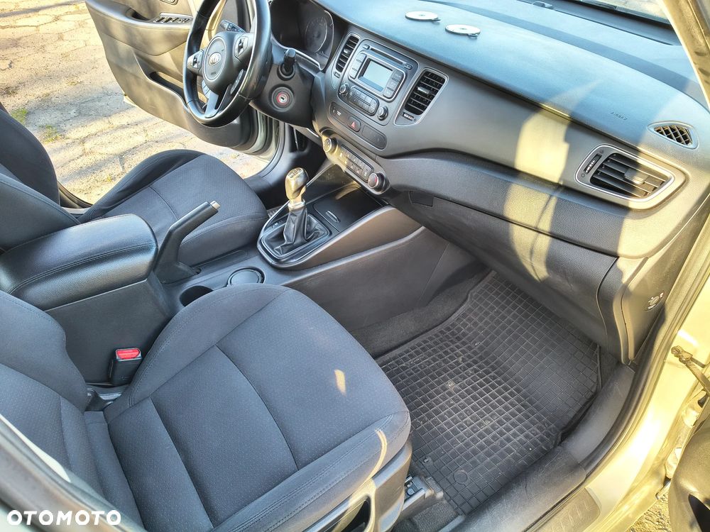 Kia Carens 1.6 GDI Dream Team Edition - 16
