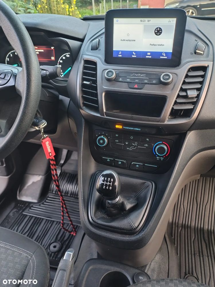 Ford Transit Connect - 12