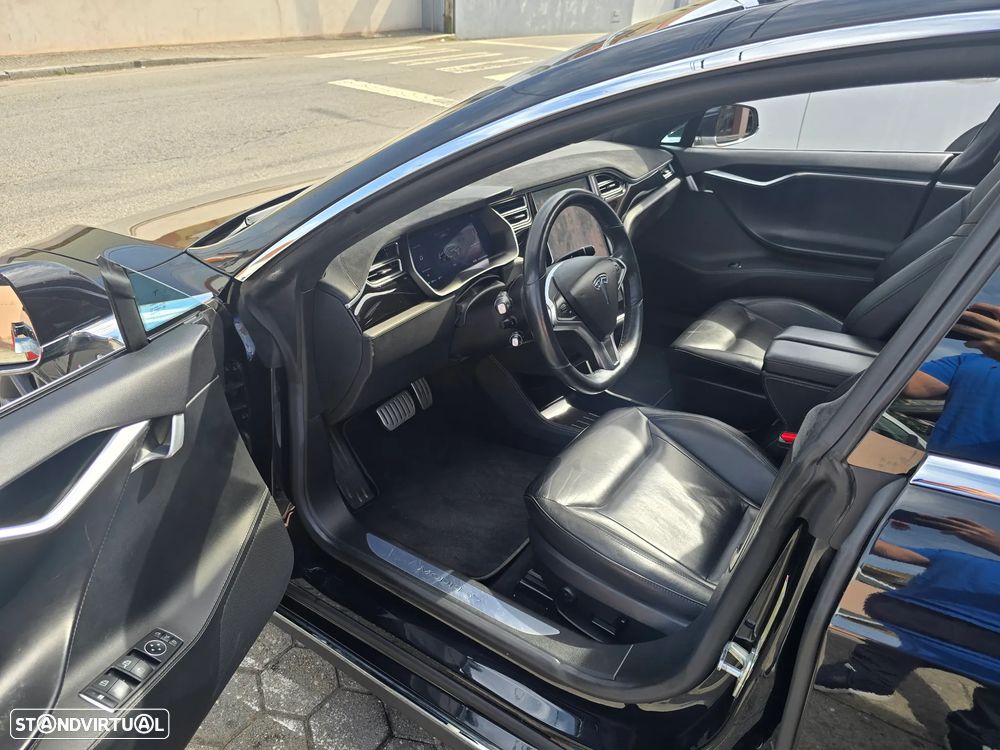 Tesla Model S P90D - 10