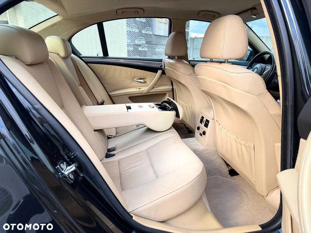 BMW Seria 5 520d - 12