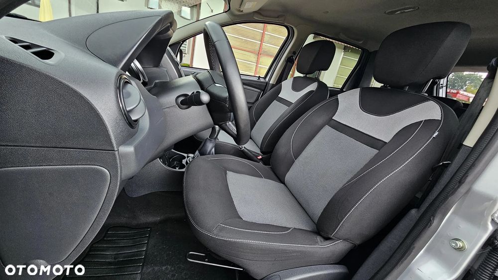 Dacia Duster 1.6 SCe Prestige - 23