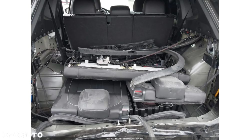 Volkswagen Tiguan - 16