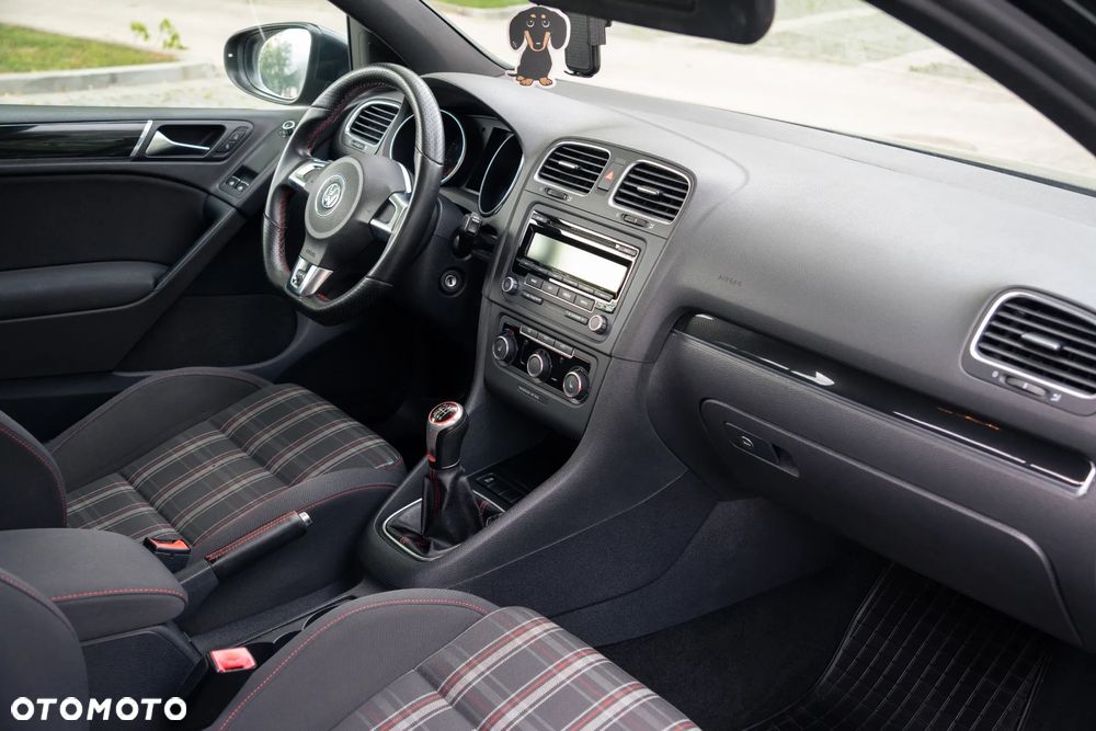 Volkswagen Golf 2.0 GTI - 8