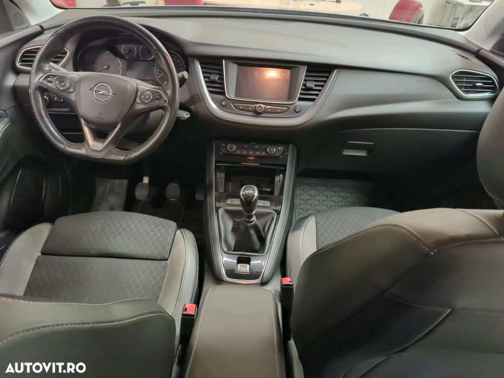 Opel Grandland X 1.2 Turbo START/STOP Business Edition - 3