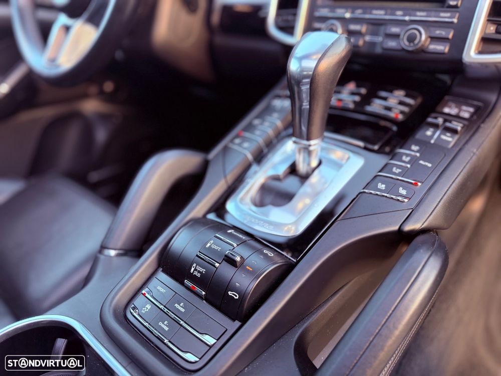Porsche Cayenne S - 15