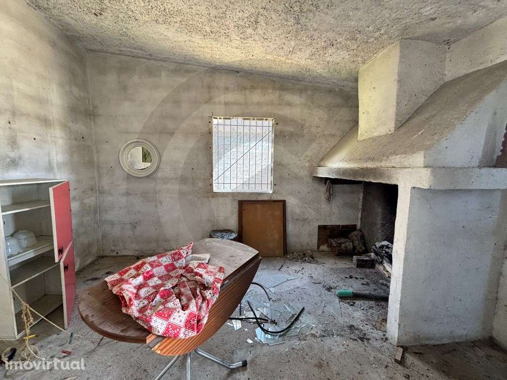 Terreno vedado com benfeitoria - Grande imagem: 4/9