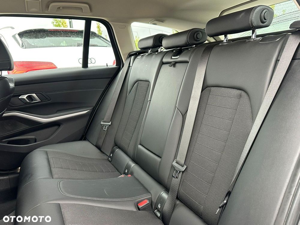BMW Seria 3 - 13
