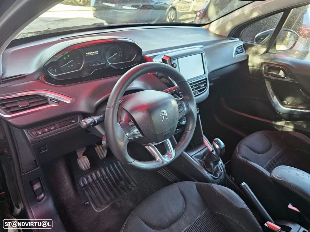 Peugeot 208 1.6 e-HDi Allure - 6