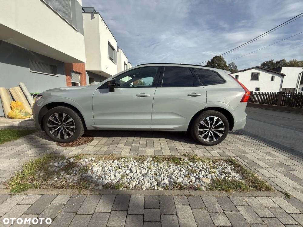 Volvo XC 60 B5 B AWD Plus Dark - 4