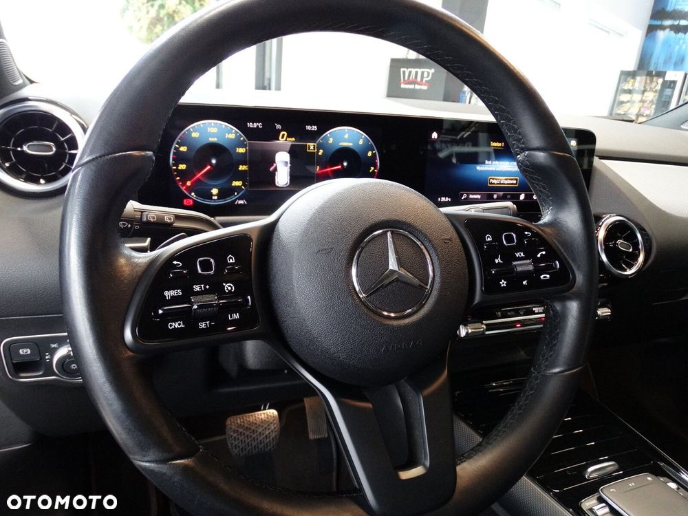 Mercedes-Benz GLA - 15
