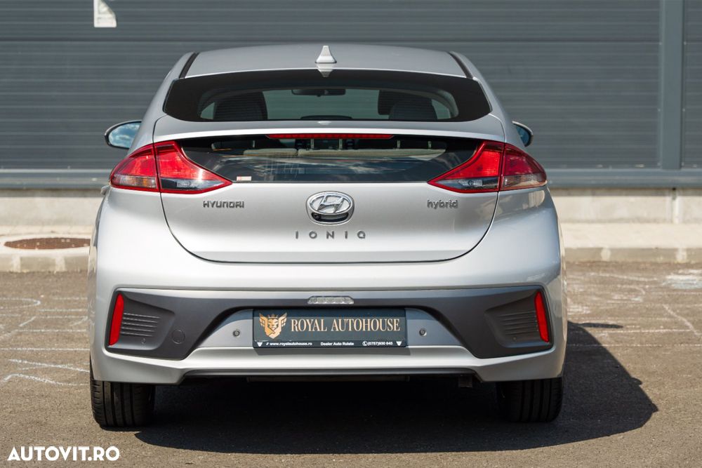 Hyundai IONIQ 1.6 GDI Premium - 11