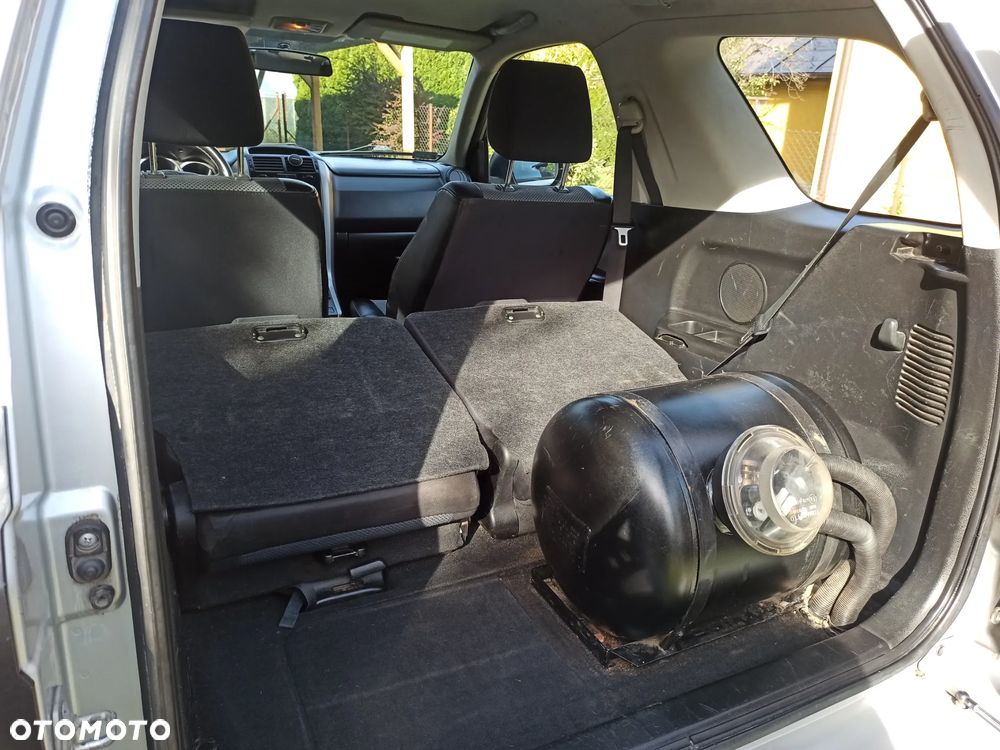 Suzuki Grand Vitara 2006 photo 2