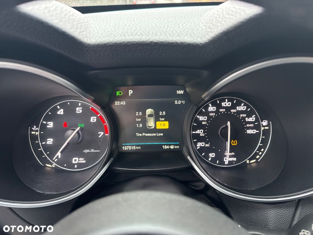 Alfa Romeo Stelvio 2.0 Turbo 16V AT8-Q4 Super - 16