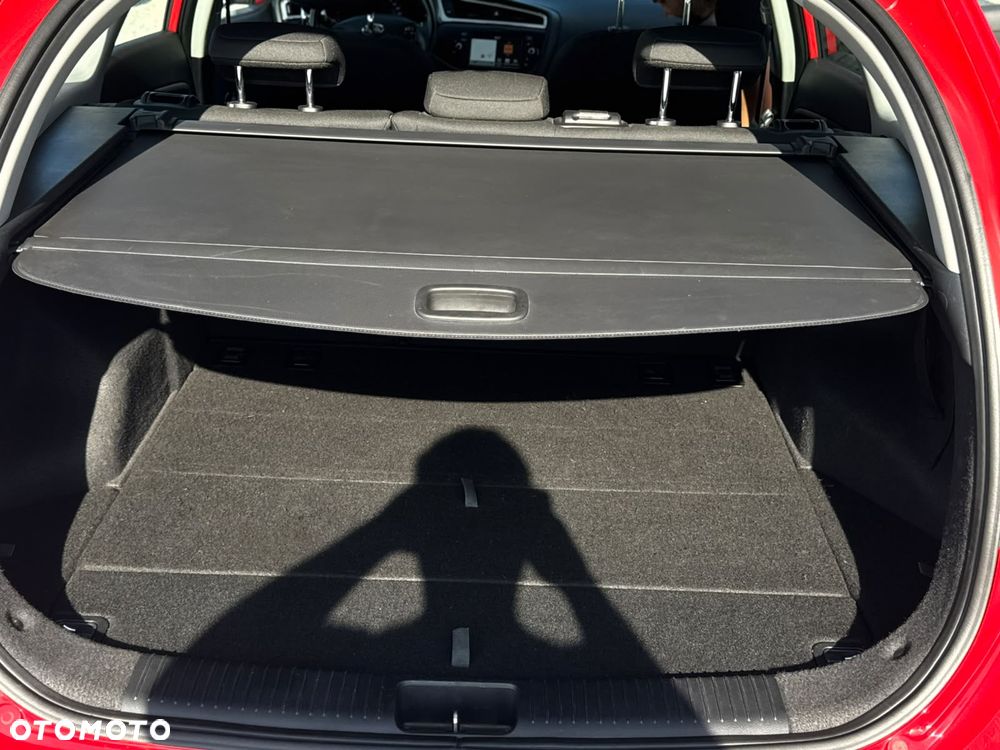 Kia Ceed 1.6 GDI DCT Platinum Edition - 24
