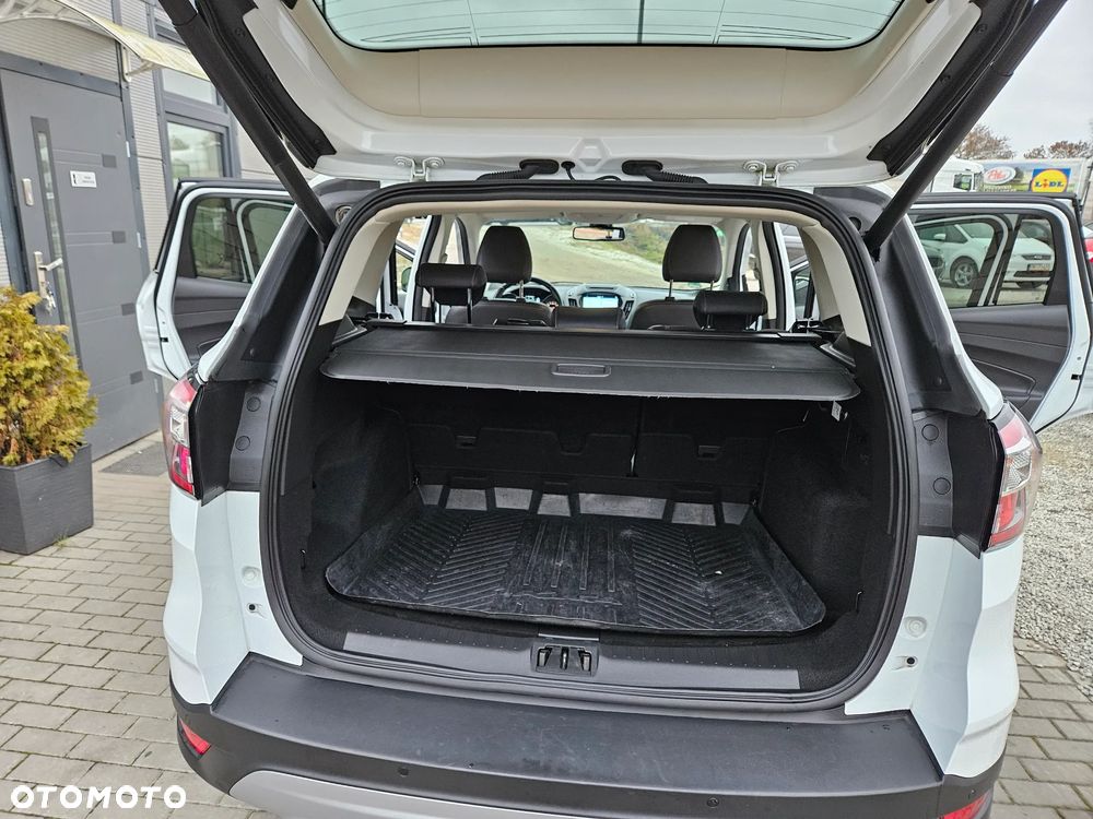 Ford Kuga 2.0 TDCi 2x4 Titanium - 24