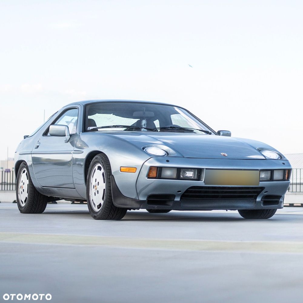 Porsche 928 - 2