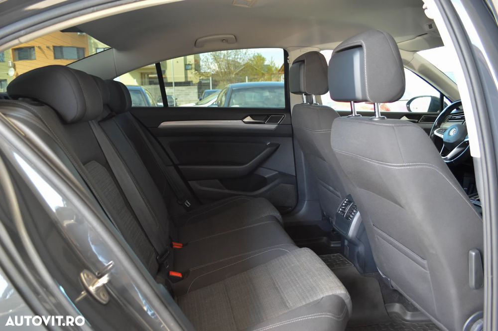 Volkswagen Passat 1.5 TSI ACT DSG Comfortline - 26