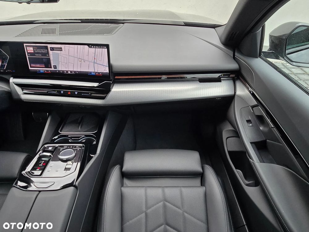 BMW Seria 5 520d xDrive mHEV M Sport - 10