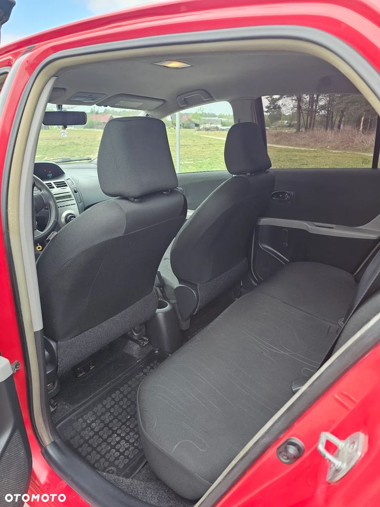 Toyota Yaris 1.0 Entry - 2