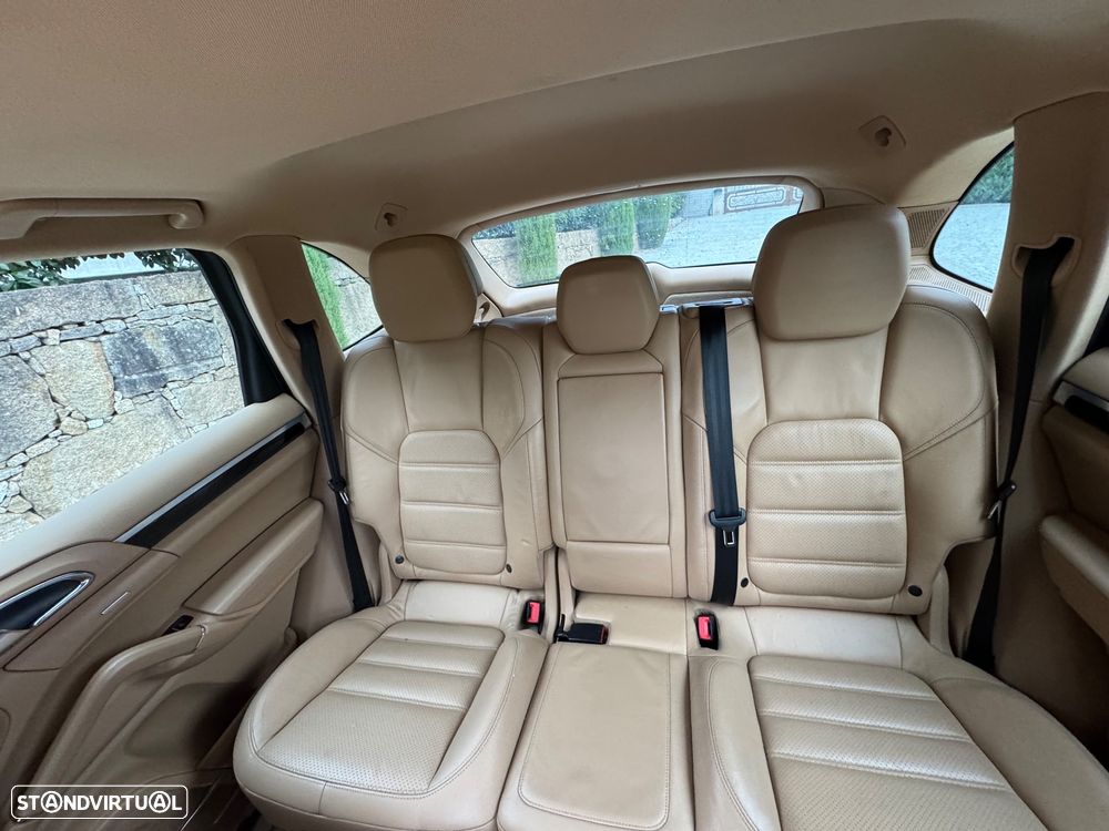 Porsche Cayenne S - 11